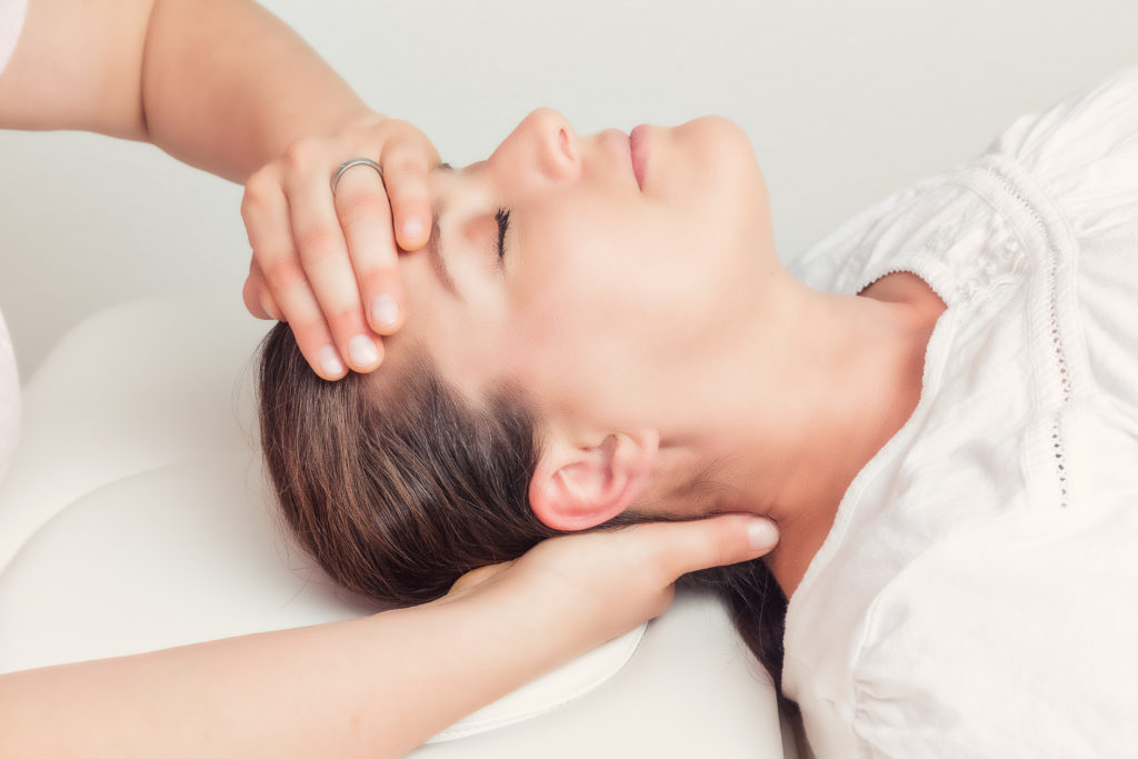 chiropractic treatment on head